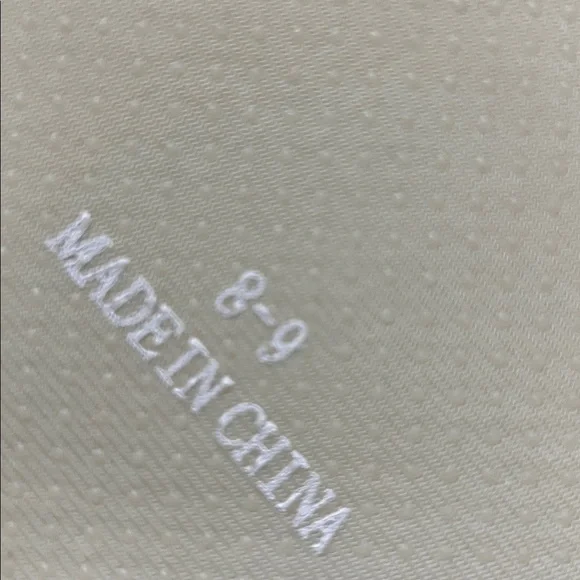 SQUISHMALLOWS UNISEX BROCK THE BULL DOG SLIPPERS SIZE 8-9 - Picture 4 of 7